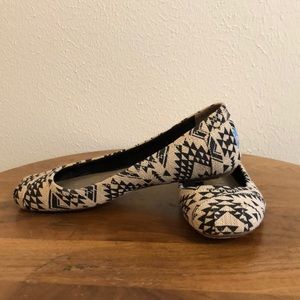 Toms Aztec Print Ballet Flats Sz 7